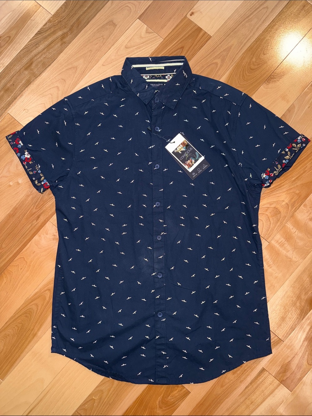 Men's Navy Short-Sleeve Button-Up Shirt with Subtle Birds Print S NWT
